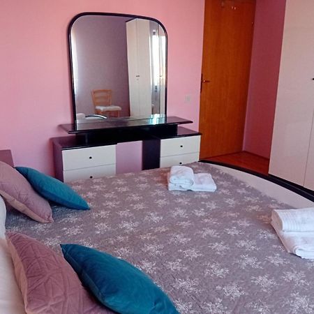 הוילה Valbandon House Divna מראה חיצוני תמונה